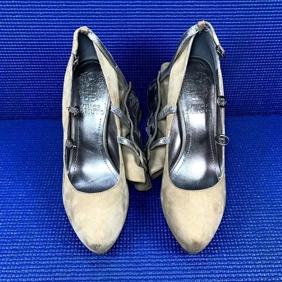 VINCE CAMUTO VC-MARCIA Women`s Size 7B Tan Suede Leather Heels