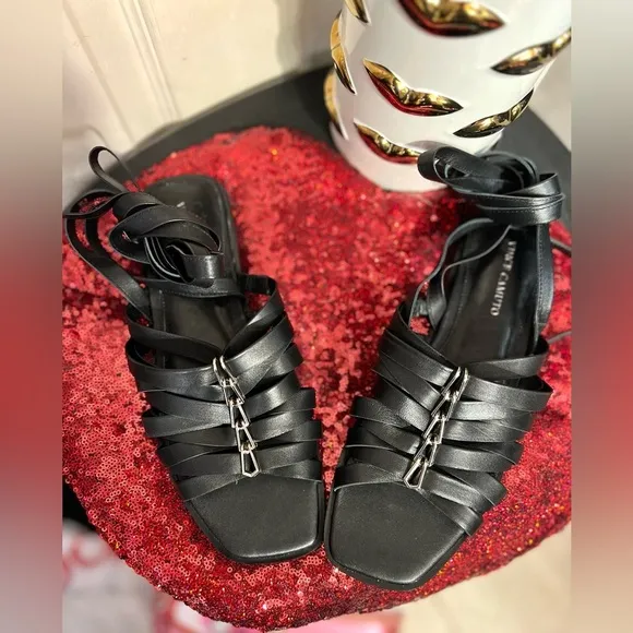 Vince Camuto🖤BRAND NEW🖤Women's Black Levelinn Leather Gladiator Sandals SZ 71/2M