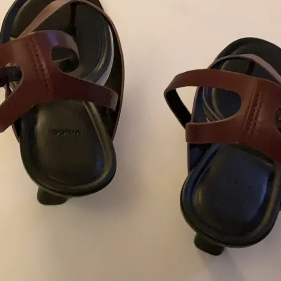 Vince women’s Julian leather heeled -ankle strap /thong-sandals /8bu…