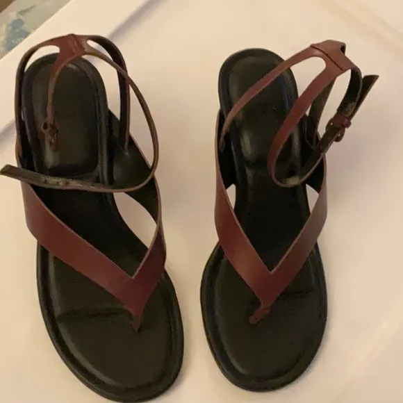 Vince women’s Julian leather heeled -ankle strap /thong-sandals /8bu…
