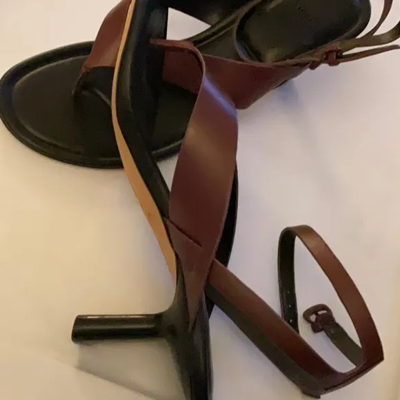 Vince women’s Julian leather heeled -ankle strap /thong-sandals /8bu…