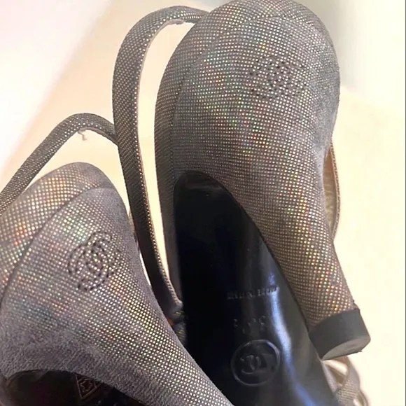 Vintage Chanel metallic woven material heels