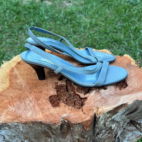Vintage Ferragamo Slingback Heels Kitten Heel Dress Sandals Light Blue Size 6.5