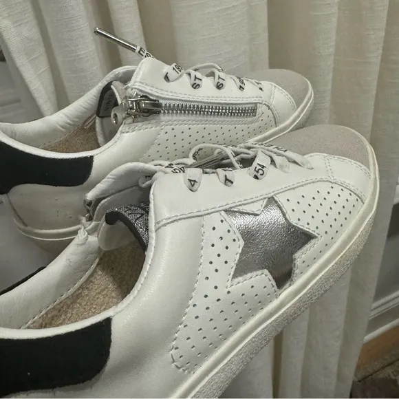 Vintage Havana |   Girls Sneakers ~ Size 3