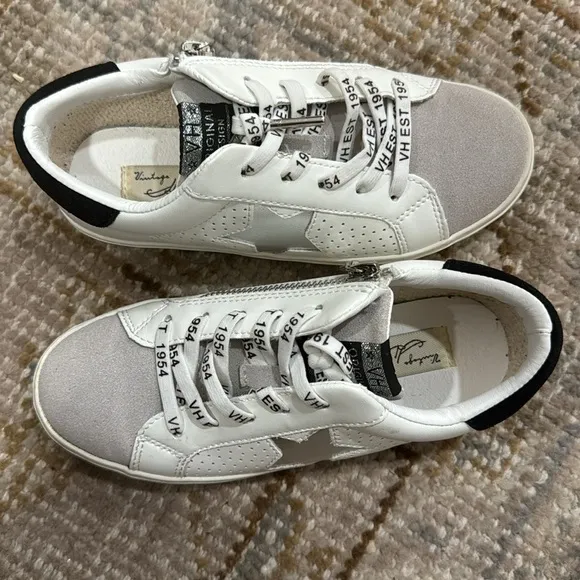 Vintage Havana |   Girls Sneakers ~ Size 3