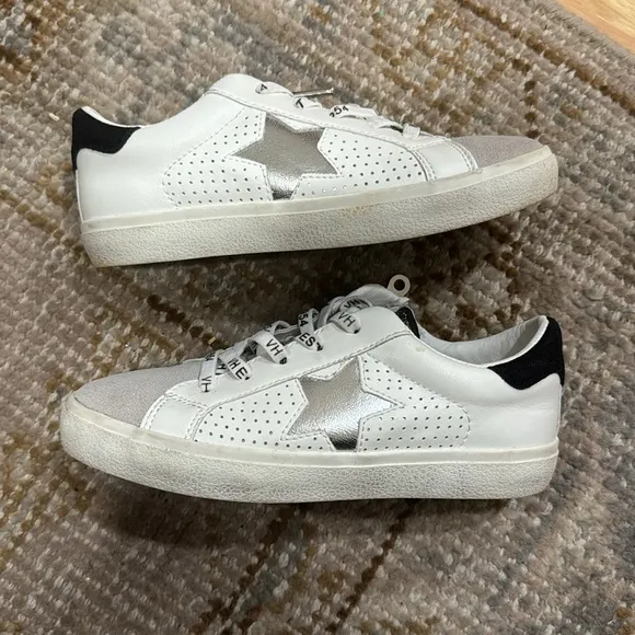 Vintage Havana |   Girls Sneakers ~ Size 3