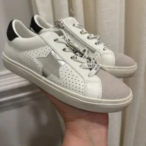 Vintage Havana |   Girls Sneakers ~ Size 3