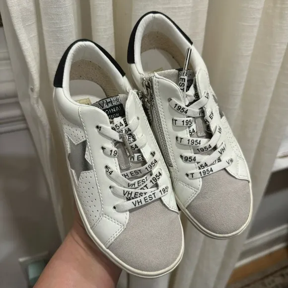 Vintage Havana |   Girls Sneakers ~ Size 3