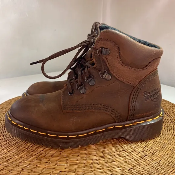 Vintage Made in England Doc Martens Youth Unisex Lace Up Combat Sneakers