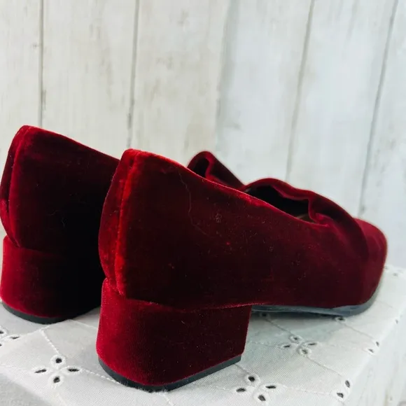 Vintage Vittorio Ricci Shoes Women 8.5M Block Heel Velvet Slip On 90s Fashion