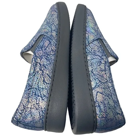 Vionic Avery Women's Size 8.5 Metallic Blue Shoes Leather Flats