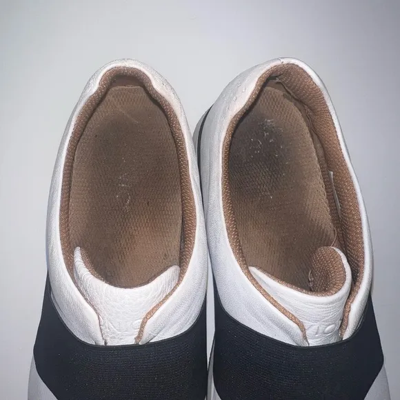 Vionic- Black and white codie Casual Slip on Sneaker