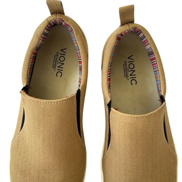 VIONIC Conner Tan Slip on Casual Shoes Men’s Orthaheel Technology Men’s Size 10