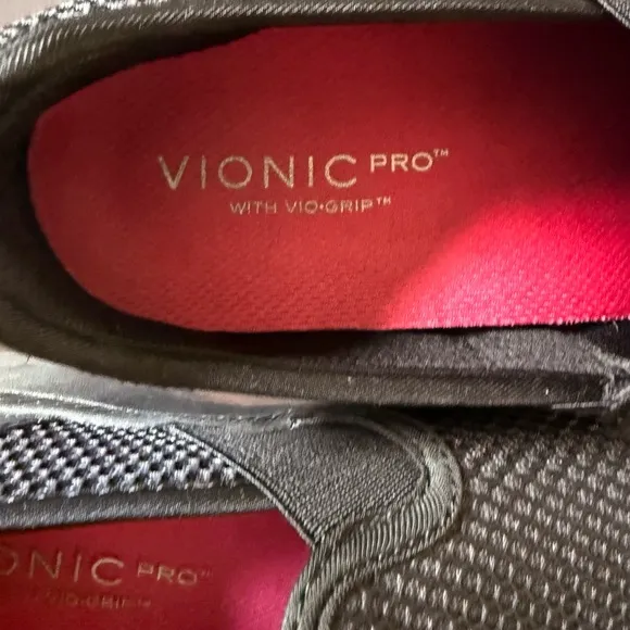 Vionic Pro Women’s  Black Slip-On Shoes size 7