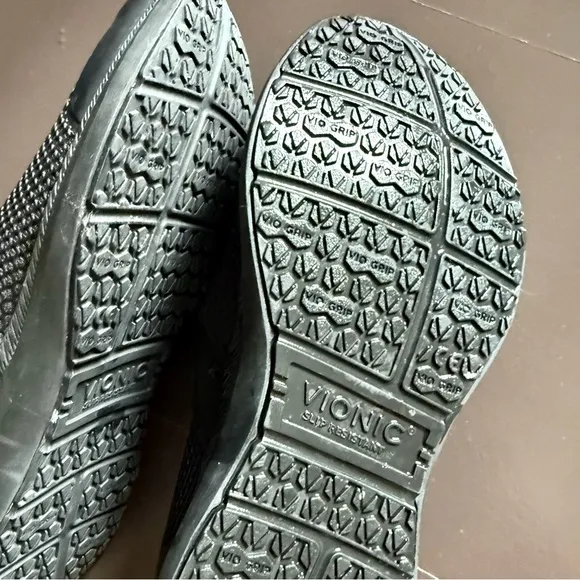 Vionic Pro Women’s  Black Slip-On Shoes size 7