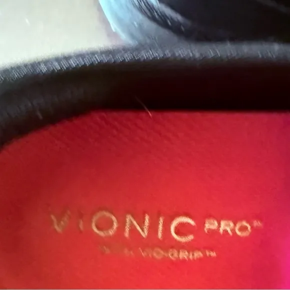 Vionic Pro Women’s  Black Slip-On Shoes size 7