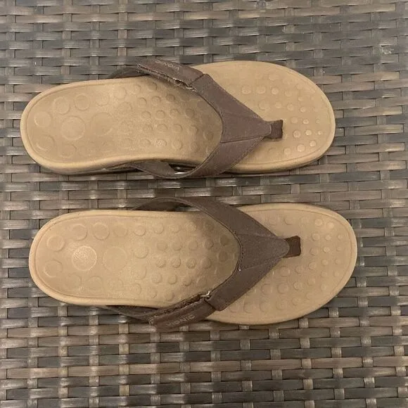 Vionic sandals men’s size 9