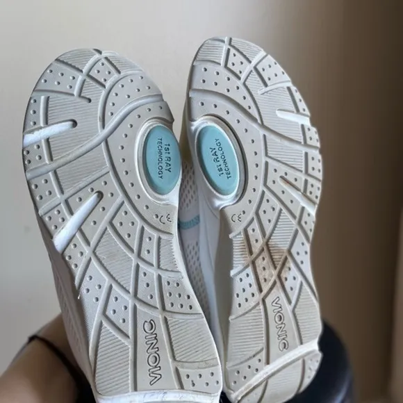 Vionic sneakers