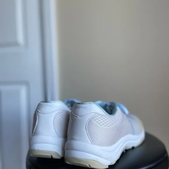 Vionic sneakers