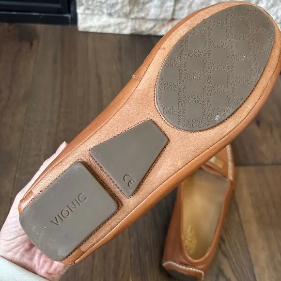 Vionic Sydney Driving Loafers Tan Leather Slip On Shoes Women’s Size 9