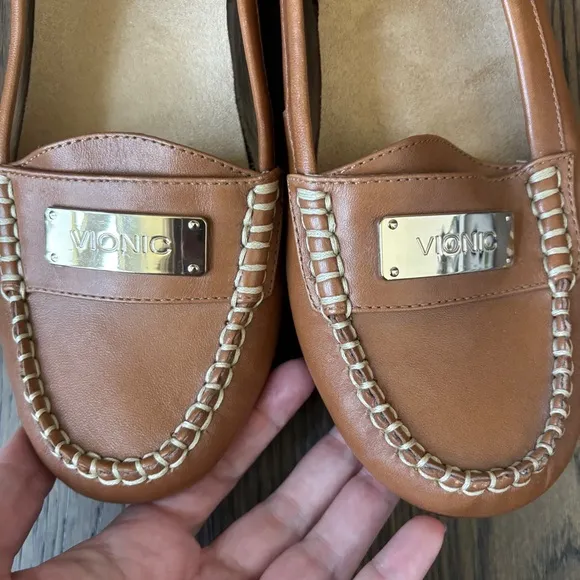 Vionic Sydney Driving Loafers Tan Leather Slip On Shoes Women’s Size 9