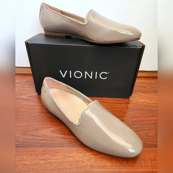 Vionic Willa II 2 NWT Slip On Flats Patent Leather Taupe 8.5 women's shoes