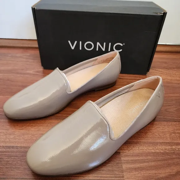 Vionic Willa II 2 NWT Slip On Flats Patent Leather Taupe 8.5 women's shoes