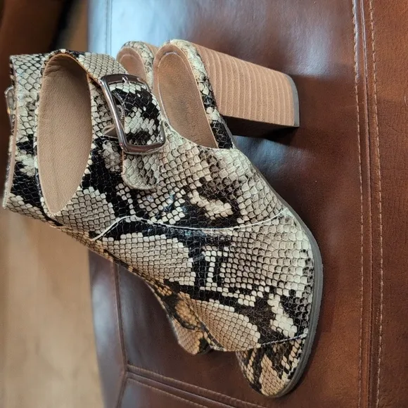 Vionic Women's Snakeskin Peep Toe Heels 6
