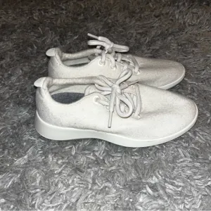 White allbirds sneakers size 6