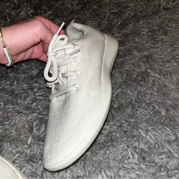 White allbirds sneakers size 6