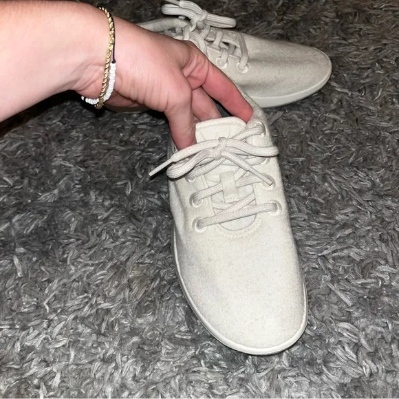 White allbirds sneakers size 6