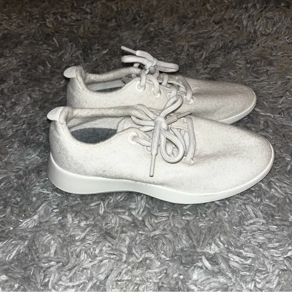 White allbirds sneakers size 6