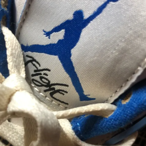 White and Blue rare hi - top military blues Y2k flight air  Jordan sneakers
