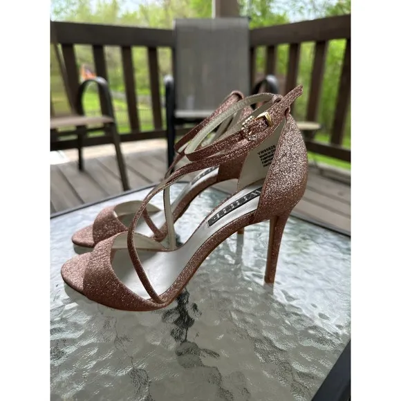 White by Vera Wang Glitter Heels Ankle Strap Party Shoes Size 8M