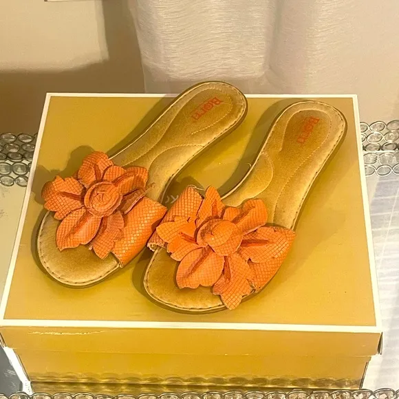 Woman sandals 🌸