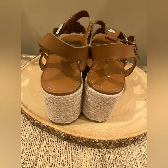 Woman's Sandals Marc Fisher Joven Espadrille Wedge Sandal Size 10 Brown New