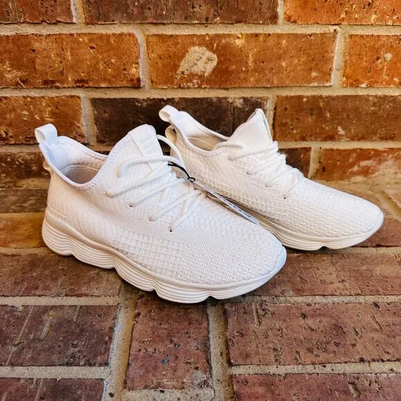 Woman's Shuhv White Sneakers