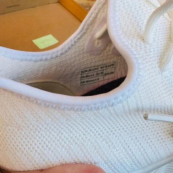 Woman's Shuhv White Sneakers