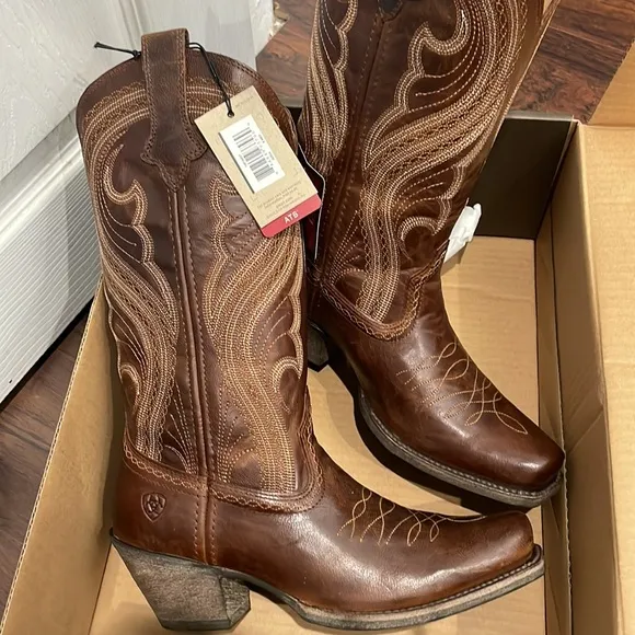 Womens ARIAT LIVELY COWBOY BOOT SIZE 6