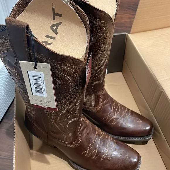 Womens ARIAT LIVELY COWBOY BOOT SIZE 6