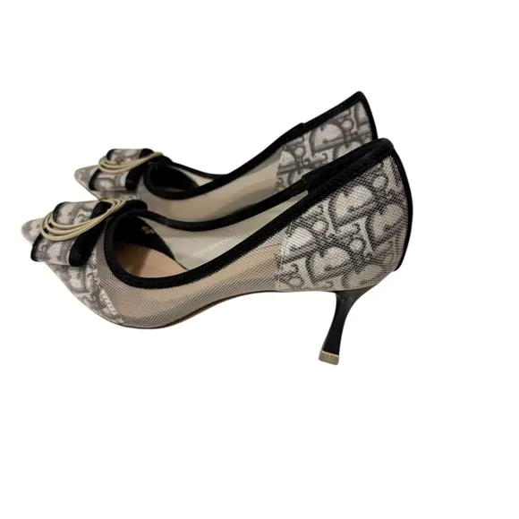 Women's Black and Cream Heels