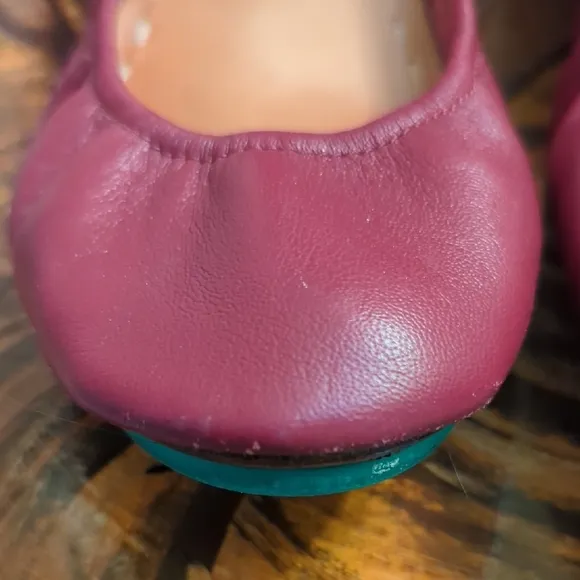 Women's Burgundy Flats
