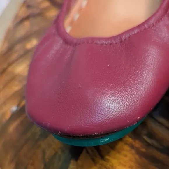 Women's Burgundy Flats