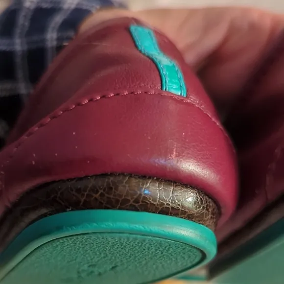 Women's Burgundy Flats