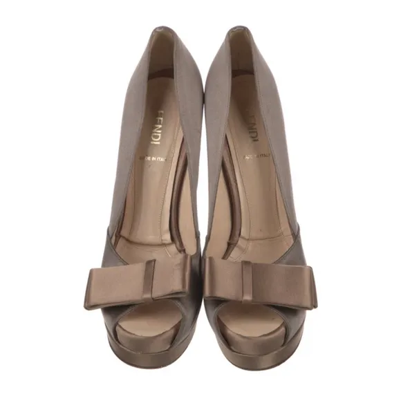 Women's Fendi Grey Satin Bow Pumps Size 9.5