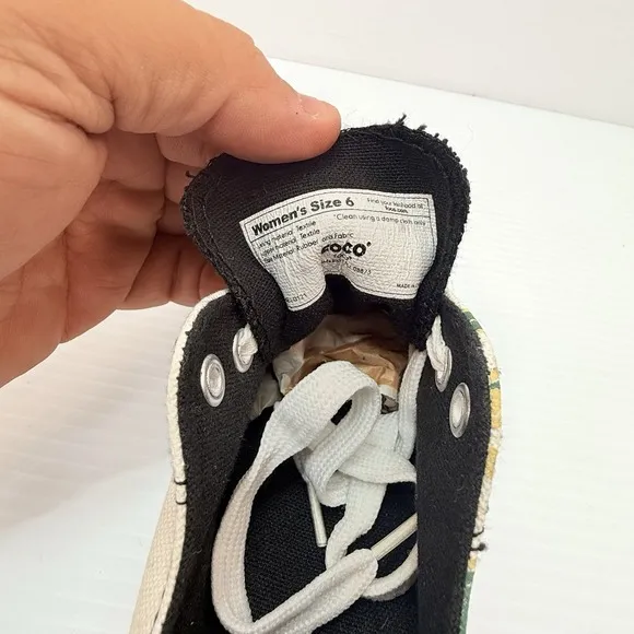 Women's FOCO Size 6 Milwaukee Bucks low top sneakers, NBA, NWOT, Basketball