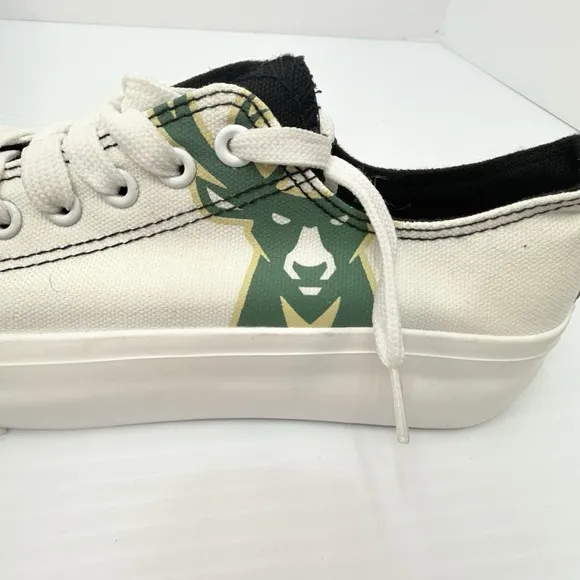 Women's FOCO Size 6 Milwaukee Bucks low top sneakers, NBA, NWOT, Basketball