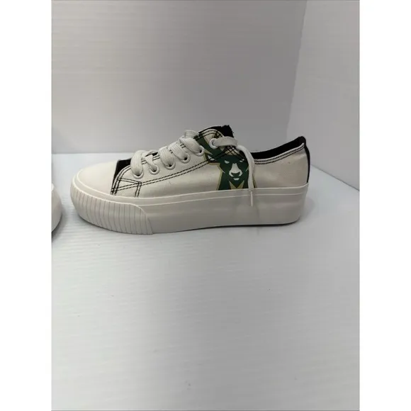 Women's FOCO Size 6 Milwaukee Bucks low top sneakers, NBA, NWOT, Basketball