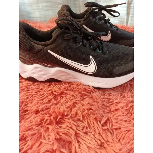 Women's Nike Renew Ride 3 Running Sneakers Black/White Size 7