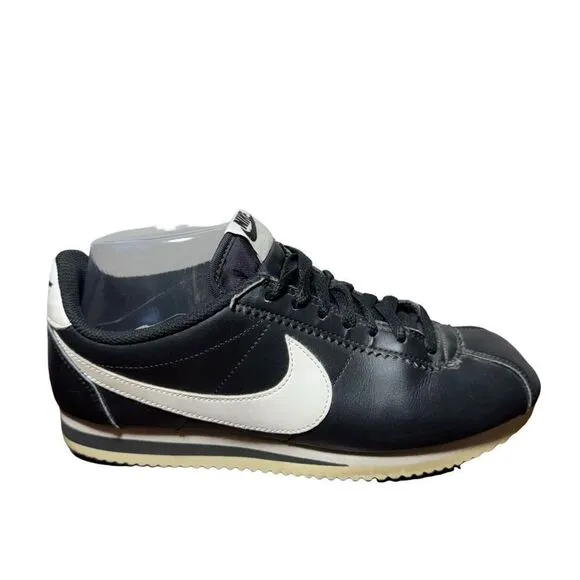 Women’s Nike Cortez athletic sneakers black size 8
